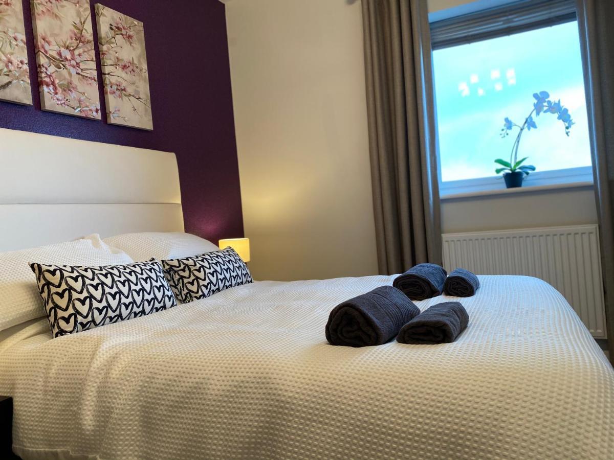 Stunning Sea Views, Luxury Apartment Beaches & Restaurants Are A Short Walk Away Ньюкі Екстер'єр фото